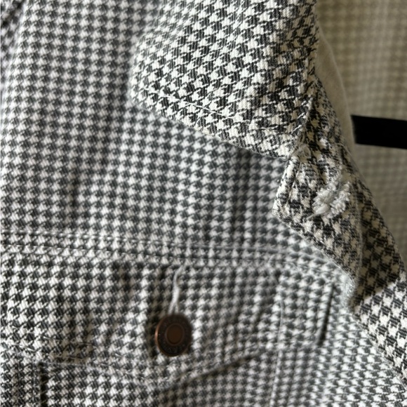 Princess Polly • Houndstooth Cropped Jean Jacket - Picture 3 of 5